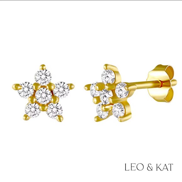 Zircon Star Flower Stud Earrings in Gold & Silver. 925 Sterling Silver. #1075 - Picture 4 of 5